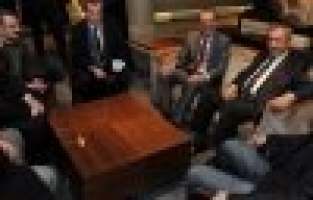 ONAYLI, BERLİN’DE ARINÇ’LA GÖRÜŞTÜ