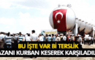 PROTESTO EDİLEN KAZANI ALKIŞLARLA KARŞILADILAR