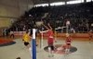 SALİHLİ'DEN GALATASARAY DAIKIN GEÇTİ 0-3