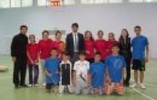 Selendi Kaymakamı'ndan Badmintonculara Moral Ziyareti