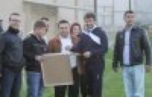 Tarzan'a baklavalı ziyaret