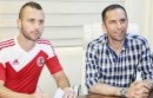 TURGUTLUSPOR'DA SELÇUK İMZALADI