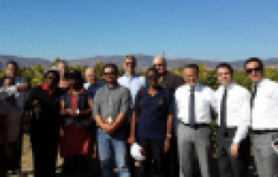 UGANDALI YATIRIMCILAR SALİHLİ'DE TÜRK TARIMINI İNCELEDİ 