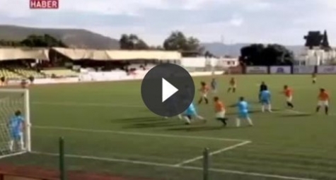 Manisa’da maçta kalp krizi geçiren futbolcu yaşamını yitirdi