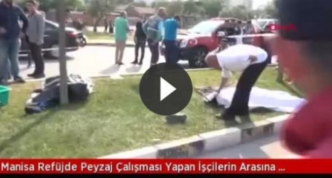 Otomobil refüjde çalışan işçilerin arasına daldı: 3 ölü, 1 yaralı