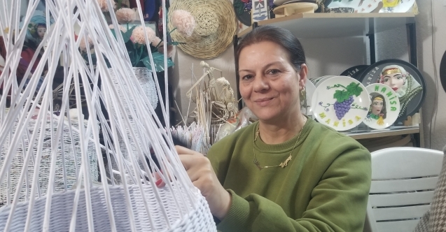 Atık Kağıtlar Kadınların Elinde Sanat Eserine Dönüşüyor