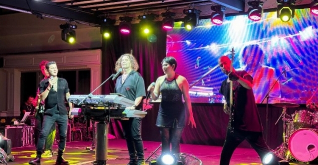 İskender Paydaş'dan muhteşem gece