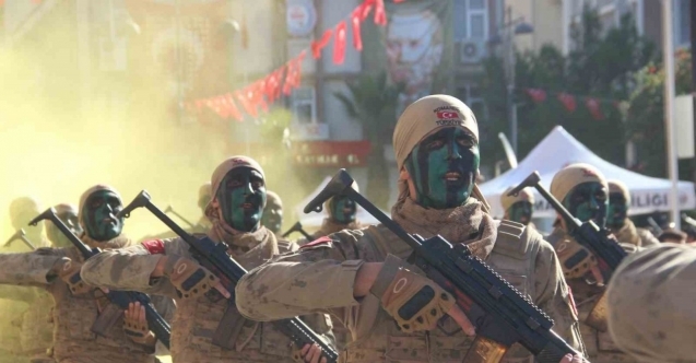 Manisa’da jandarmanın tüfekli gösterisi nefesleri kesti