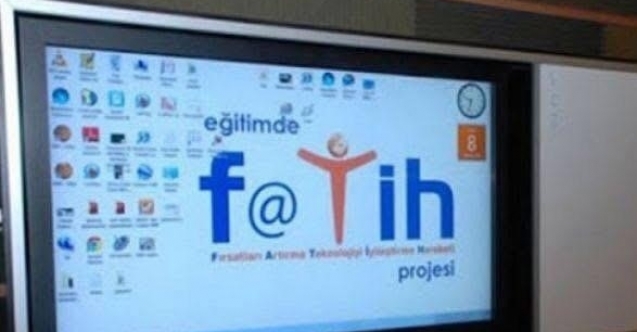 Sarıgöl Dört Eylül İlkokuluna 26 akıllı tahta teslim edildi