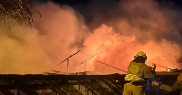 Yangın bir evi küle çevirdi