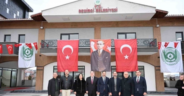 Açılışlar CHP’li ve AK Parti’li başkanlardan