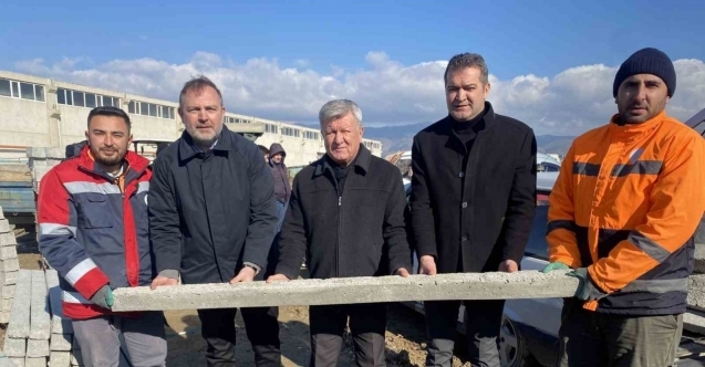 Alaşehir’de 350 üreticiye 3 bin 500 bağ direği hibesi