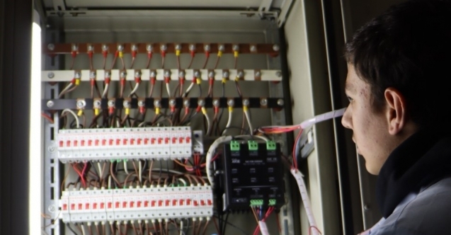 Öğrencilerden enerji tasarrufu sağlayan sistem