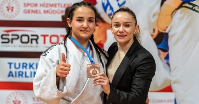 Yunusemreli Kevser’den milli takıma uzanan bronz