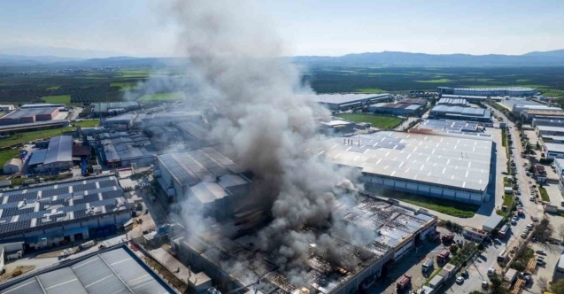 Akhisar Kaymakamı Can’dan fabrika yangınına ilişkin açıklama