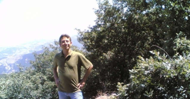 Halı sahada kalp krizi geçiren öğretmen hayatını kaybetti