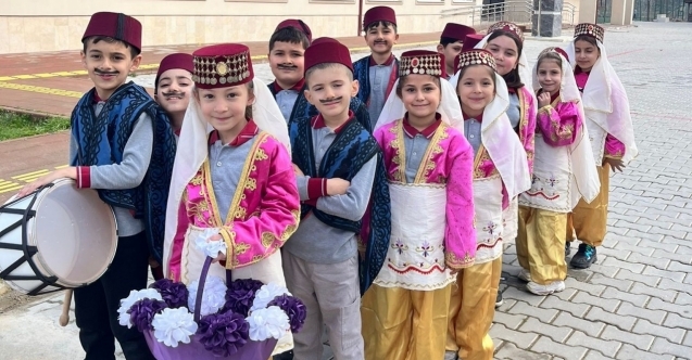 Küçük davulcular mahalleyi şenlendirdi