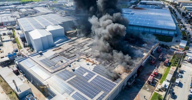 Şekerleme fabrikasındaki yangın dronla görüntülendi