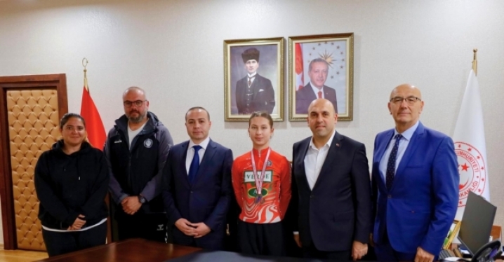 Dünya Şampiyonası yolcusu Tunçel için Akhisar’da ziyaret trafiği