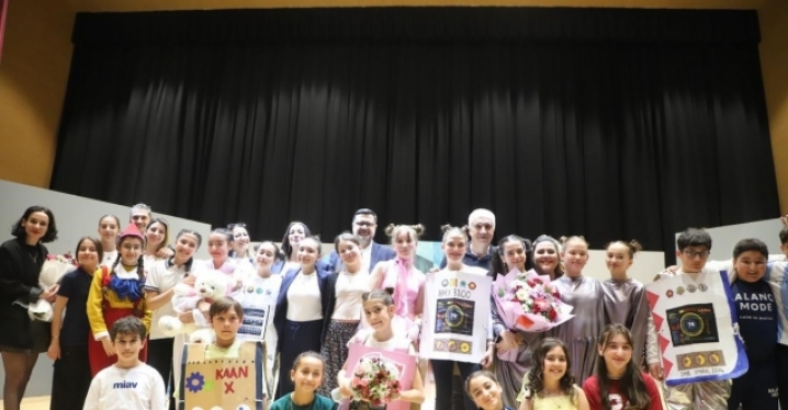 Turgutlu’da minik oyuncular büyüledi