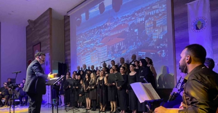Alaşehir’de ’İstanbul Şarkıları’ rüzgarı
