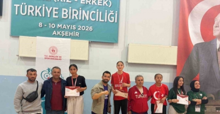 Alaşehir’in güçlü bilekleri Konya’da kürsüye çıktı