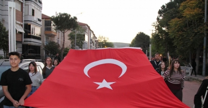 Kula’da 19 Mayıs coşkusu fener alayıyla taçlandı