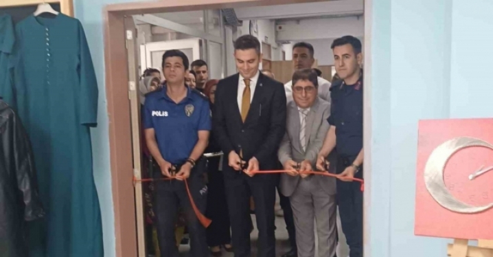 Selendi Halk Eğitim Merkezinin sergisi göz doldurdu