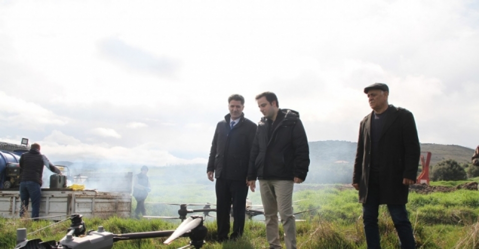 Kaymakam Altuntaş drone ile gübreleme çalışmalarını inceledi
